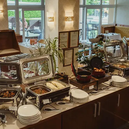 Belenus Thermalhotel Superior فندق