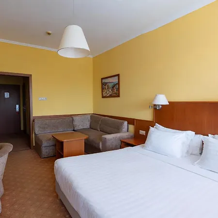 Belenus Thermalhotel Superior 3* زلاكاروس